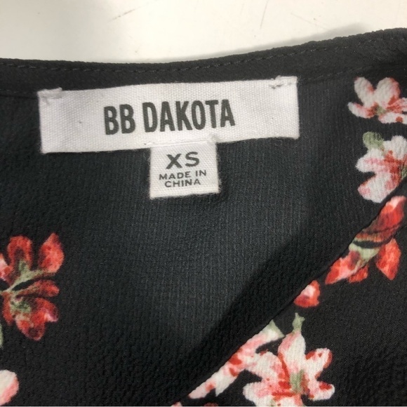 Bb Dakota By Your Sleeve Cold Shoulder Floral Blouse, size XS - Picture 11 of 11